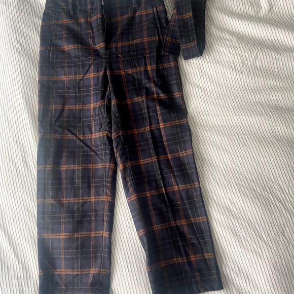 Tie Front pants from Aritzia - Picture 2 of 3